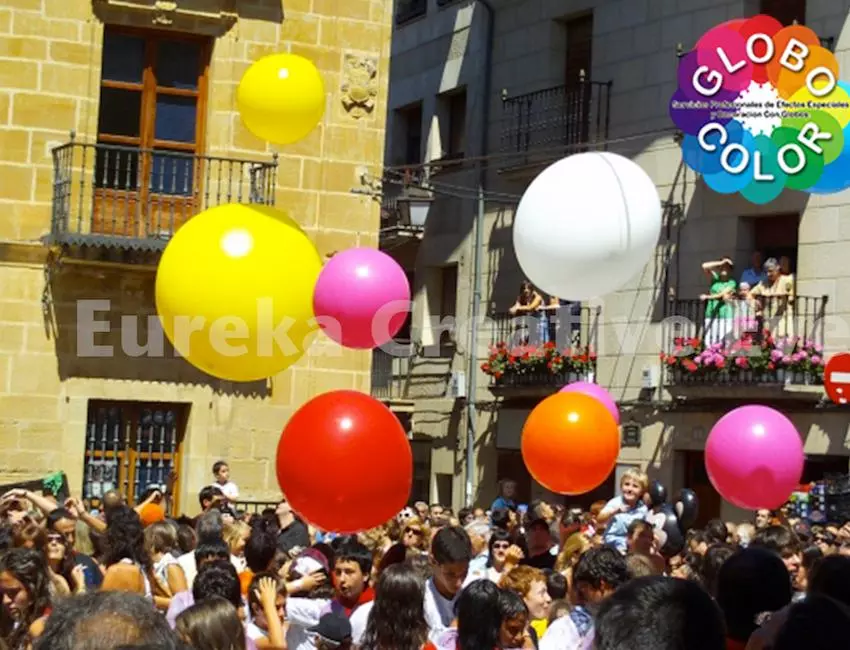 Lanzamiento de globos gigantes para fiestas