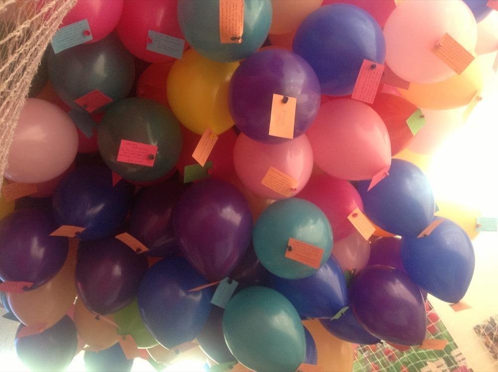 suelta de globos txantrea biblioteca